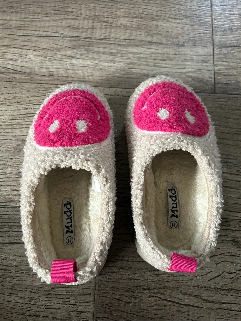 Mudd Kids Cream Sherpa Slip-Ons with Pink Smiley